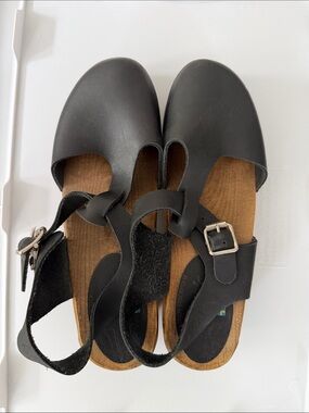 Lotta from Stockholm Women’s Black Leather Slingback Clogs